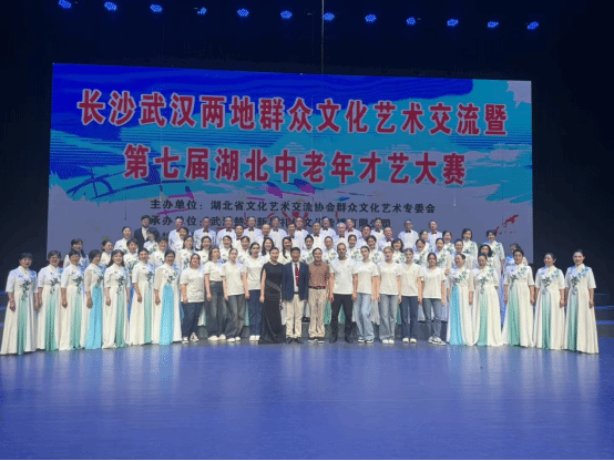 以歌為媒共譜友誼新篇——我校國際學生參加群眾文化藝術交流活動獲熱烈反響